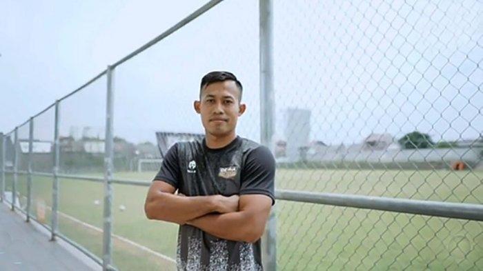 Susanto gelandang tengah Dewa United FC merayakan Lebaran bersama keluarga dan menghidangkan makanan kesukaannya, Bakso