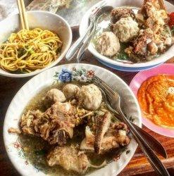 Kuliner Bandung, Rekomendasi Bakso Daging Enak di Bandung Ada Bakso Rudal