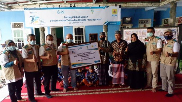 Berbagi kebahagiaan, PLN salurkan bantuan untuk 75.000 anak yatim dan dhuafa.