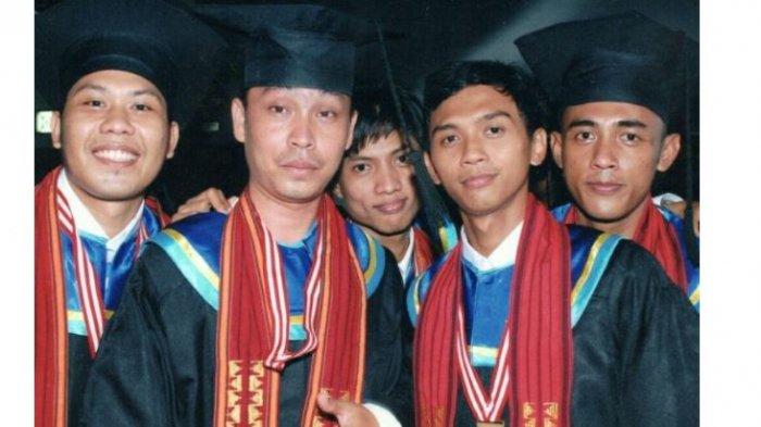 kuliah di Universitas Teknokrat Indonesia membuatnya makin mahir dalam membuat video pembelajaran serta keahlian lain. Profesinya sebagai guru, ia rasakan tertolong dengan keahlian yang selama ini ia dapat dari kampus.