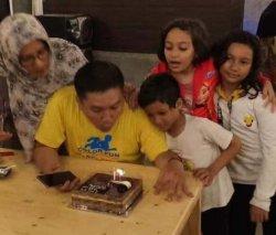 Bakal Calon Wali Kota Bandar Lampung Avi Cenna Isnaini Rayakan Hari Kelahiran
