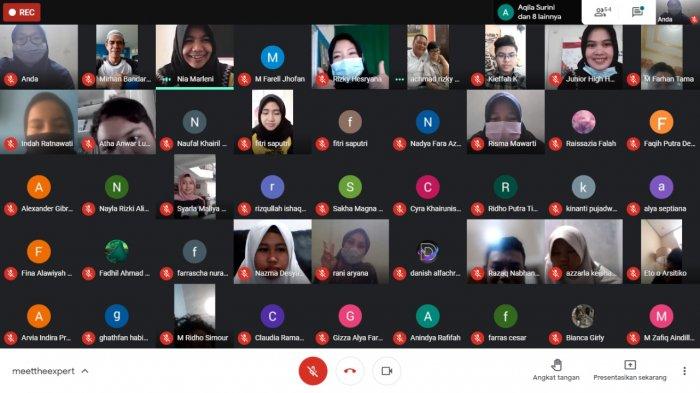 SMP Lazuardi Haura menggelar kegiatan Meet The Expert bersama pengusaha Thomas Azis Rizka, owner Tegal Mas, Puncak Mas, Bukit Mas.