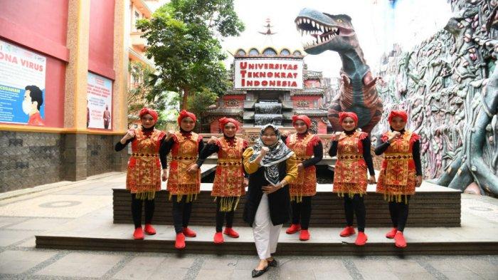 Rachmi Marsheilla lebih lanjut mengatakan, lomba senam ini sebagai motivasi bagi peserta. Selain itu, sebagai ajang apresiasi diri dan memotivasi orang lain agar melahirkan karya yang bisa digunakan oleh orang banyak dengan adanya senam virtual “Lampung Berjaya” ciptaan Ibu Riana Sari Arinal, SH.