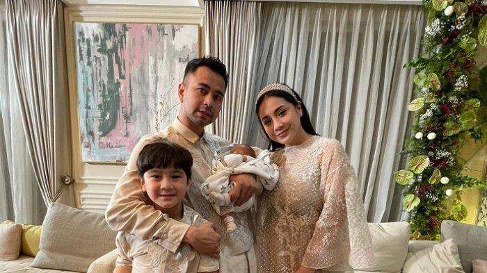 Keluarga Raffi Ahmad dan Nagita Slavina bersama dua anak, Rafatar dan Rayyanza