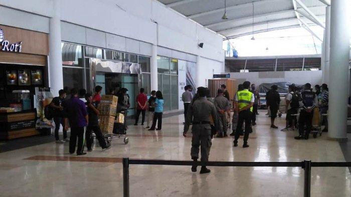 PEMULANGAN: Para PMI asal NTB tiba di Bandara Lombok, usai terbang dari Malaysia, Jumat (12/2/2021).
