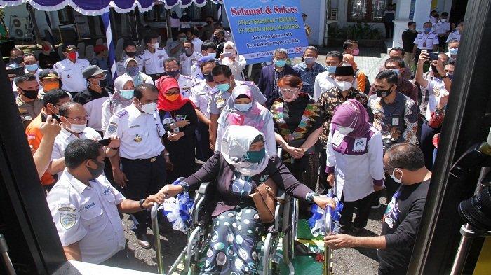 Peresmian bus ramah disabilitas, di kantor Dinas Perhubungan Provinsi NTB, Rabu (16/12/2020)