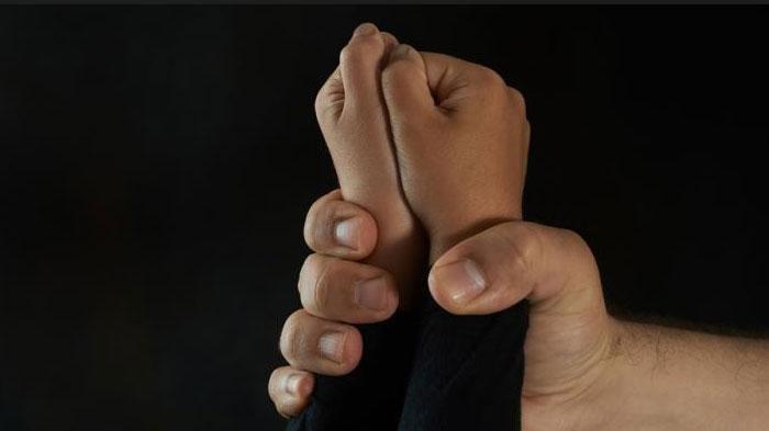 Seorang pria berinisial IH (20) menjadi pelaku pencabulan terhadap bocah laki-laki di bawah umur.