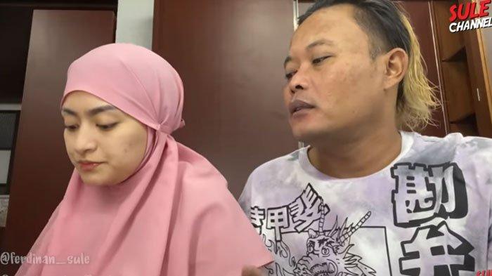 Nathalie Holshcer bersama suami, Sule