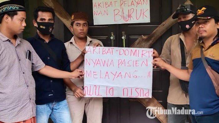 Sejumlah wega Dusun Glisgis, Desa Gunung Maddah, Kabupaten Sampang, Madura menyegel Puskesmas Pembantu setempat, kemarin (27/1/2021).