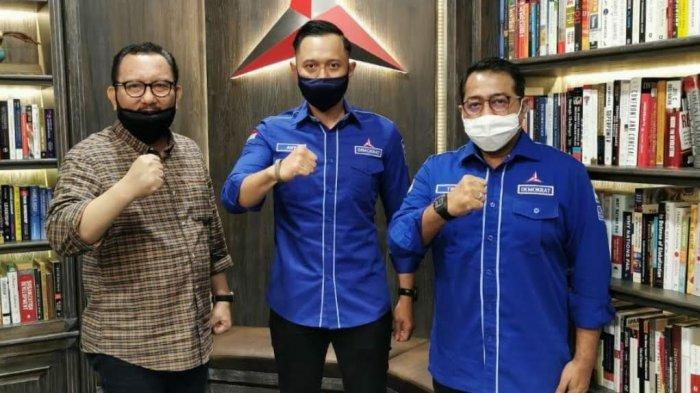 Beredar foto Ni'matullah Erbe bertemu Ketua Umum Agus Harimurti Yudhoyono dan Sekretaris Jenderal Partai Demokrat Teuku Riefky Harsya.