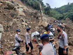 Doni Monardo Tinjau Lokasi Longsor di Ulumanda Sulbar