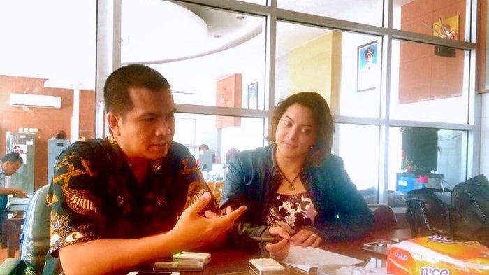 Humas IDI Makassar, Wachyudi Muchsin dan artis Jane Shalimar di Balaikota Makassar, periode 2014 lalu.