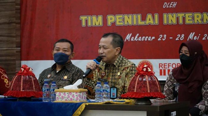 Kepala Divisi Pelayanan Hukum dan HAM, Nur Ichwan mewakili Kakanwil Liberti Sitinjak yang berhalangan hadir.