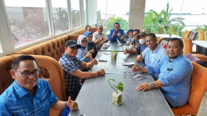 Ilham Arief Sirajuddin mengumpulkan para pendukungnya di Hotel Swiss Bell-in Makassar, Senin (20/12/2021)