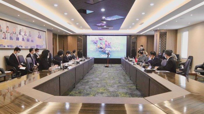 Airlangga Hartarto menerima kunjungan Menteri Ekonomi, Perdagangan dan Industri Jepang Koichi Hagiuda.
