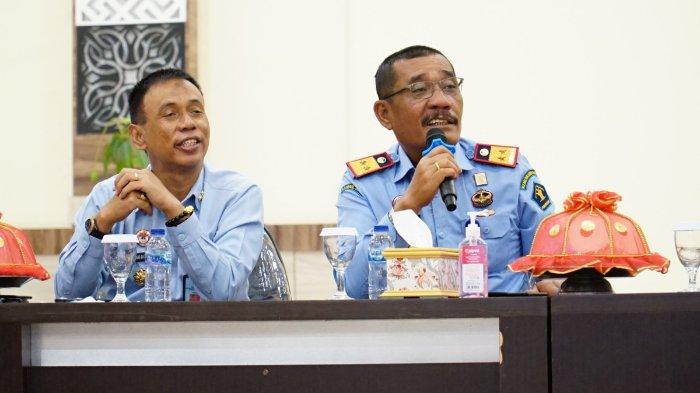 Kakanwil Kemenkumham Sulsel, Liberti Sitinjak melakukan diskusi bahas pentingnya melindungi Kekayaan Intelektual (KI) dengan pelaku usaha, insan kreatif, serta komunitas seniman di Kota Makassar, Sulawesi Selatan.