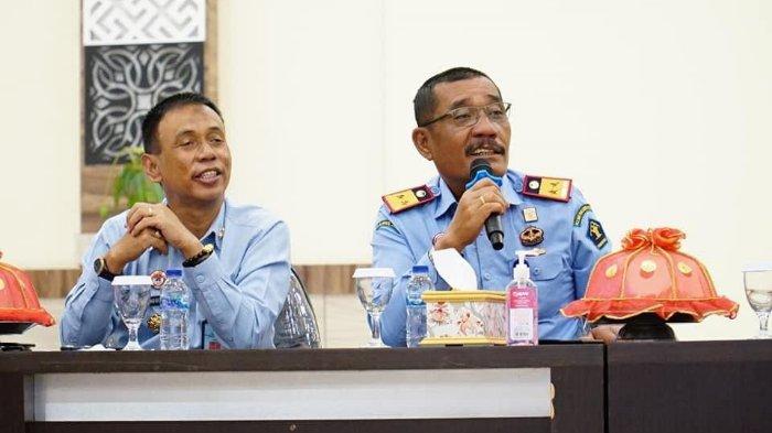 Liberti Sitinjak, melakukan interaksi langsung dengan pelaku seni, insan kreatif dan pelaku UMKM dengan melangsungkan dialog.