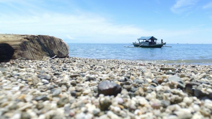 uasana pantai Ponnori yang terekam kamera drone berada di desa temboe dusun Ponnori Kecamatan Larumpung Selatan, Kabupaten Luwu, Sulsel, Rabu (15/11/2017).