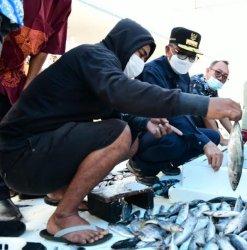 Nelayan Keluhkan Pendangkalan Bajoe di Depan Nurdin Abdullah