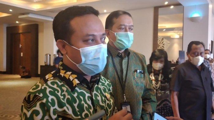 Plt Gubernur Sulsel Andi Sudirman Sulaiman usai membuka acara di Four Points by Sheraton Jl Andi Djemma Makassar, Kamis (142021).