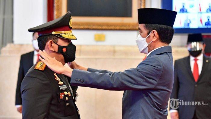 Presiden Joko Widodo melantik Listyo Sigit Prabowo sebagai Kapolri di Istana Negara, Jakarta, Rabu (27/1/2021).