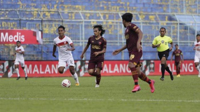 PSM Makassar vs Borneo FC di stadion Kanjuruhan, Malang, Rabu (31/3/2021) malam