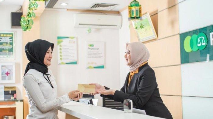 suasana layanan di kantor Pegadaian