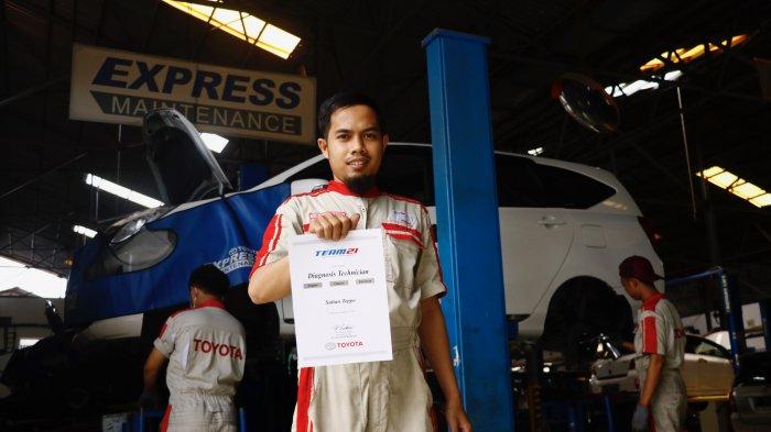 Teknisi Kalla Toyotqa Bersertifikat internasional