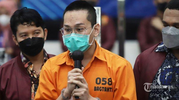 Masih Ingat Indra Kenz? Dulu Crazy Rich, Suka Pamer Harta, Kini Nasibnya Berubah Drastis.