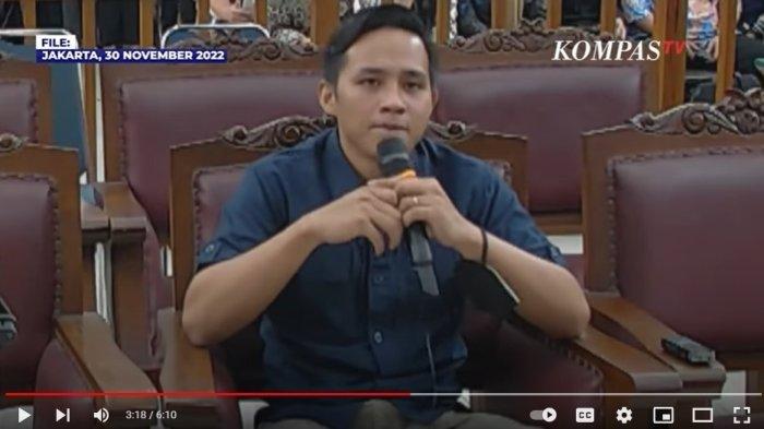 Bharada E atau Richard Eliezer bersaksi di Pengadilan Negeri Jakarta Selatan dalam kasus pembunuhan Brigadir Nofriansyah Yosua Hutabarat, Rabu (30/11/2022).