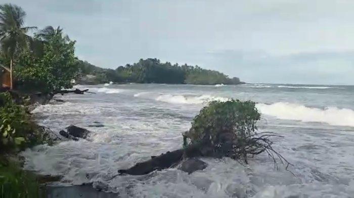 Peringatan Dini BMKG: 12 November 2022, Sulawesi Utara Berpotensi Hujan Lebat Disertai Angin Kenjang