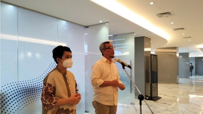 Dirjen Informasi dan Komunikasi Publik (IKP) Kominfo, Usman Kamsong. Ia menyatakan pihaknya bersikap kooperatif atas dugaan korupsi BTS, di mana Kejaksaan Agung RI telah menggeledah kantor Kementerian Komunikasi dan Informatika (Kominfo) di Jalan Medan Merdeka Barat, Kecamatan Gambir, Kota Jakarta Pusat, Senin (7/11/2022).
