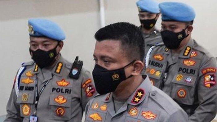 Irjen Pol Ferdy Sambo saat meninggalkan Bareskrim Polri, Agustus 2022 - Nasib Kadiv Propam Polri Nonaktif Ferdy Sambo dipertanyakan setelah jadi tersangka kasus pembunuhan berencana, ini kata Kadiv Humas Dedi Prasetyo.
