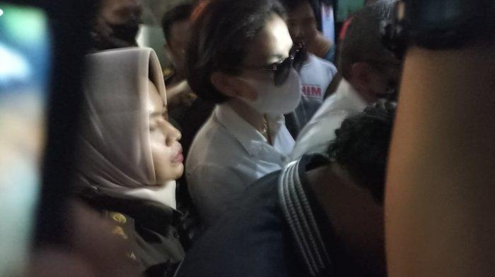 Kejaksaan Negeri Serang menahan artis Nikita Mirzani di Rutan Kelas IIA Serang, Selasa (25/10/2022).
