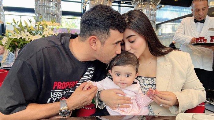 Margin Wieheerm dan Ali Syakieb kini tengah menikmati liburannya di Turki