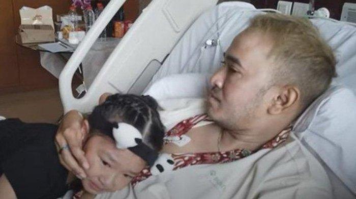 Momen Thalia saat nangis dipelukan Ruben Onsu.