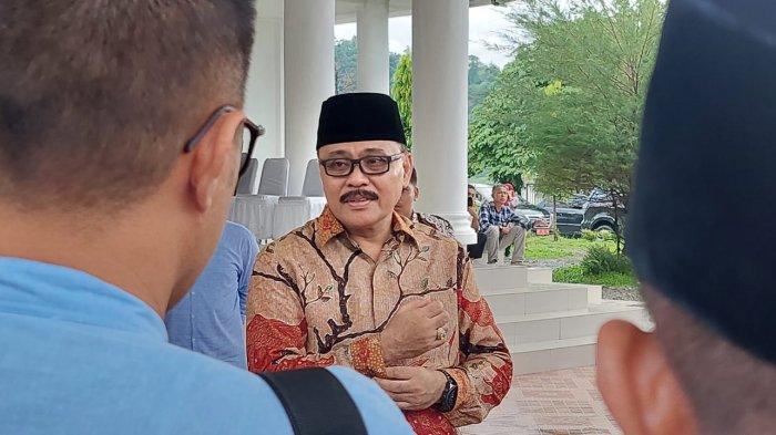 Penjabat Bupati Bolmong Limi Mokodompit.