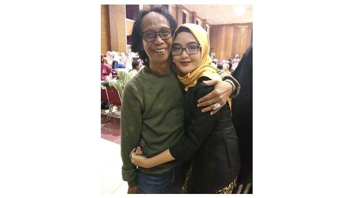 Potret cantik anak Mandra, Tia Septiana