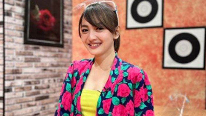 Sosok Riesca Rose mantan finalis AFI dituding jadi selingkuhan Sule