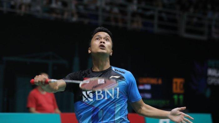 Anthony Sinisuka Ginting saat bertanding di babak 16 besar Malaysia Open 2022. Ginting berhasil lolos ke perempat final Malaysia Masters 2022.