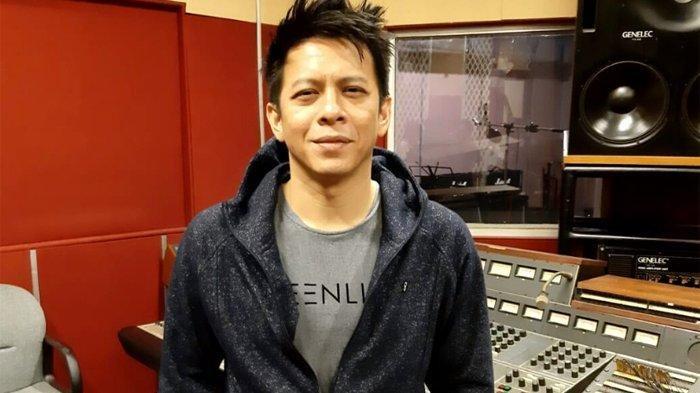 Ariel NOAH saat berbincang eksklusif Warta Kota dan Tribunnews bersama NOAH di Musica Studio di kawasan Perdatam, Pancoran, Jakarta Selatan, Senin (18/11/2019) malam.