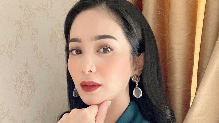 Bunga Zainal; foto diunggah di Instagram pada 15 November 2021.