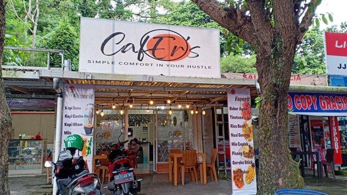 Cafe CafEr's di jalan RE Martadinata, Dendengan Luar, Kota Manado Sulawesi Utara.