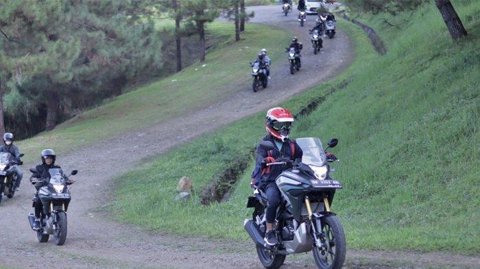 DAW sukses melaksanakan Honda C150X Urban Exprorer Touring sekaligus Honda Bikers Adventure Camp yang dipusatkan di Danau Linow, Tomohon, Sabtu-Minggu (25-26/06/2022).
