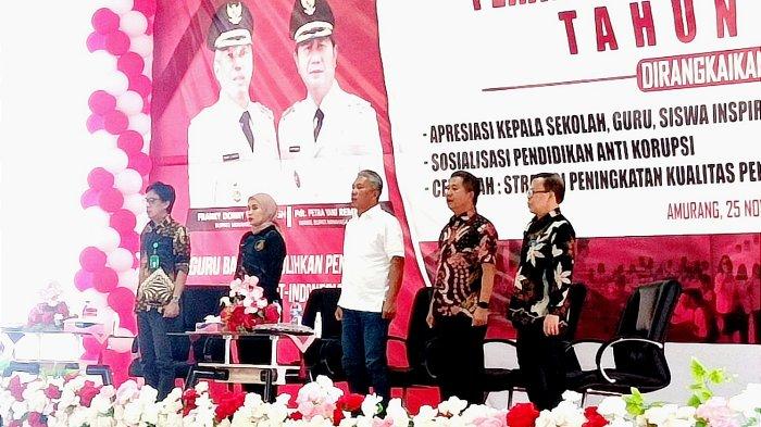 Perayaan Hari Guru Nasional di Aula Waleta Kantor Bupati Minahasa Selatan, Kelurahan Pondang, Kecamatan Amurang Timur, Minsel, Sulawesi Utara, Jumat (25/11/2022).