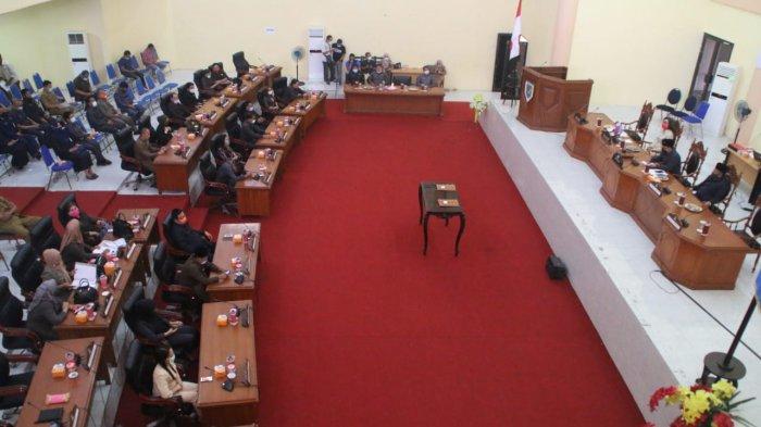 DPRD Kabupaten Bolaang Mongondow (Bolmong) menyetujui Ranperda APBD Tahun anggaran 2021 menjadi Perda lewat rapat paripurna yang dilaksanakan Senin 30 November 2020.