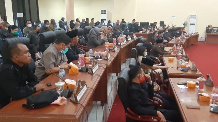 DPRD Kabupaten Bolaang Mongondow (Bolmong) menyetujui Ranperda APBD Tahun anggaran 2021 menjadi Perda lewat rapat paripurna yang dilaksanakan Senin 30 November 2020.