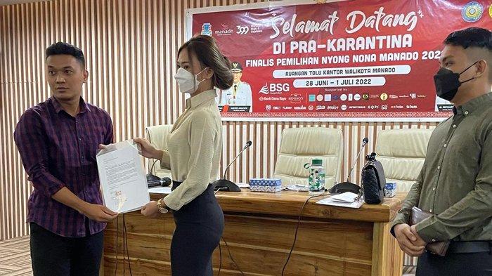 Dua finalis Pemilihan Nyong Nona Manado, Alexander Timothy Manueke dan Margie Gumogar menyampaikan surat pengunduran diri dari pemilihan.