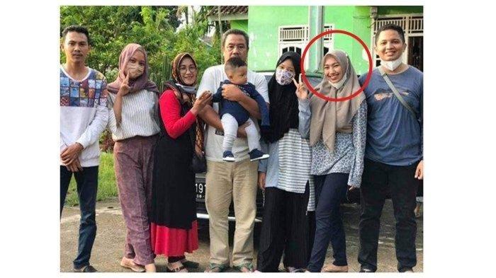 foto keluarga indah Halimah putri, sebelum menjadi korban kecelakaan Sriwijaya Air