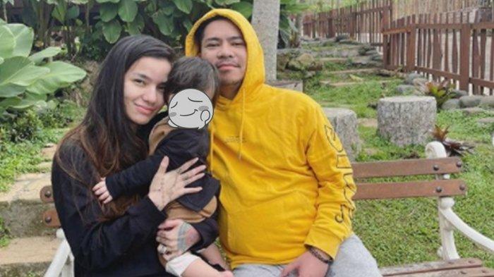 Foto keluarga Sheila Marcia dan Dimas Akira